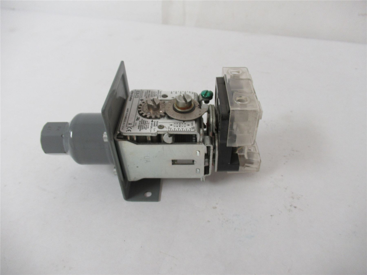 Allen-Bradley 836-C5; Pressure Control Switch 2 PSI 80 PSI