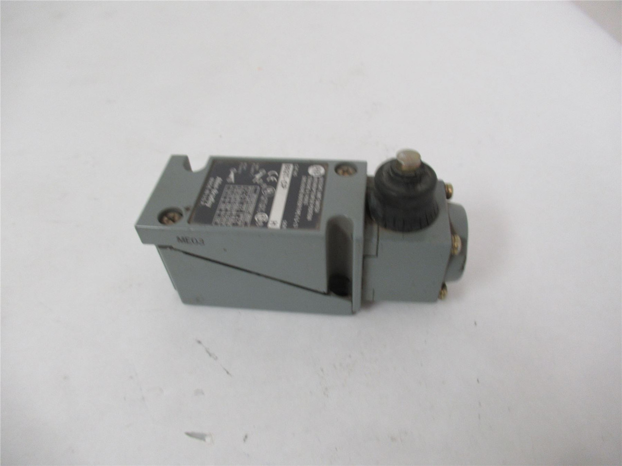 Allen-Bradley 802T-CP SerH; Limit Switch 10A 2 Circuits 1NO1NC