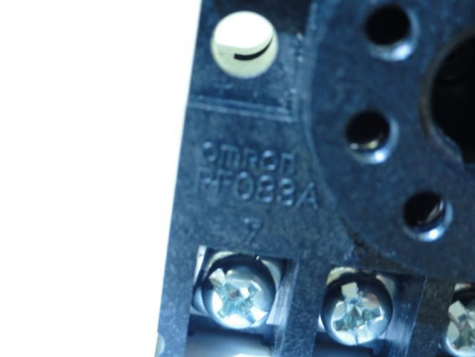 Omron PF083A; Lot-2; Relay Socket; 250V; 7.5A; 8-Pin