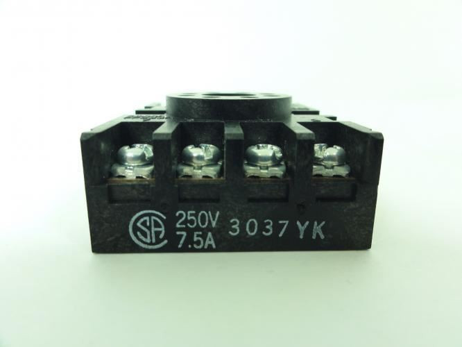 Omron PF083A; Lot-2; Relay Socket; 250V; 7.5A; 8-Pin