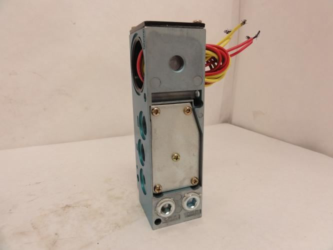 MAC 82A-0A-CPA-00-0002; Solenoid Valve Manifold; 3/8 FNPT