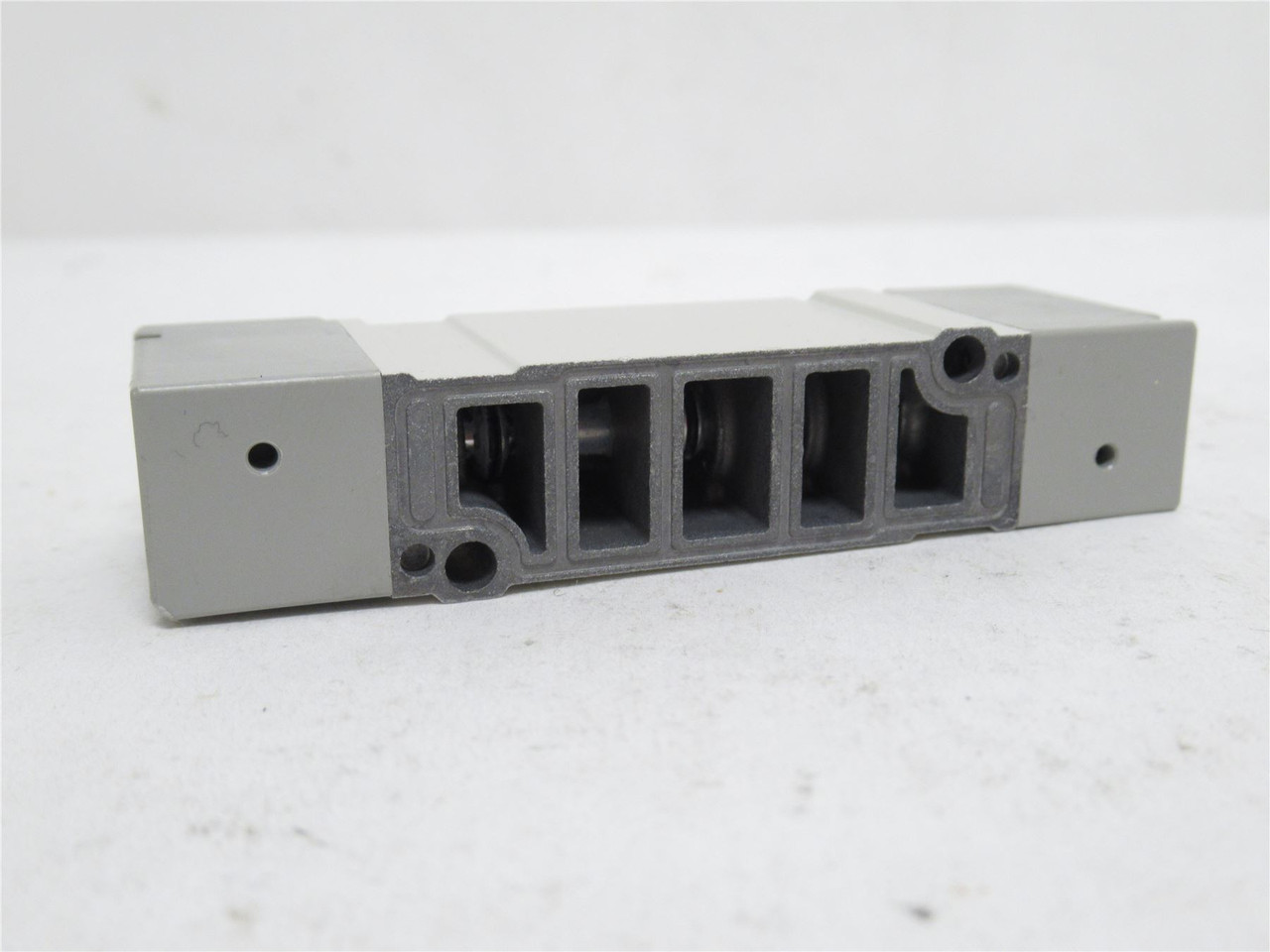 SMC SYA5240; Air Solenoid Valve Base; 0.1-0.7MPa
