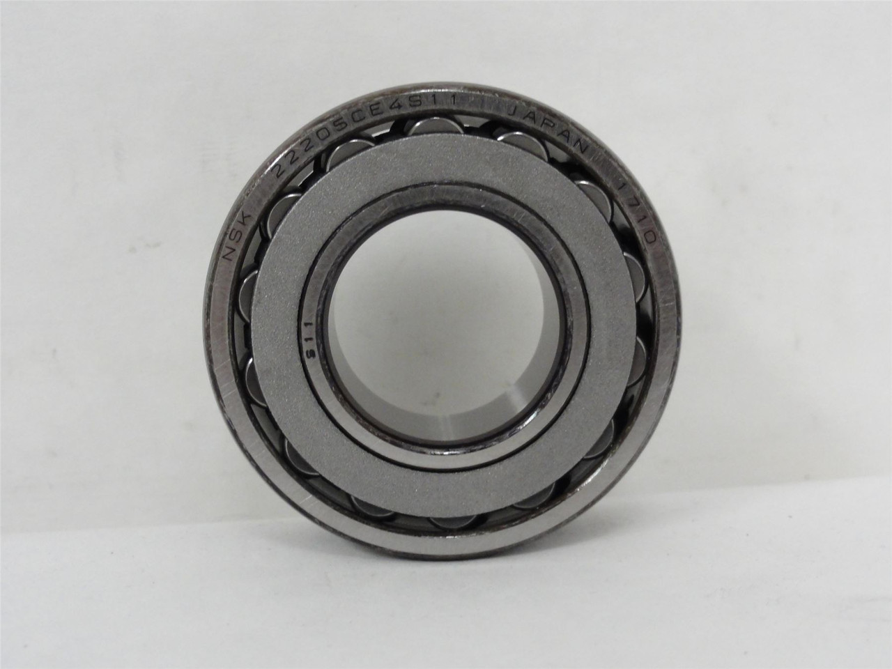 NSK 22205CE4; Roller Bearing; 25mm ID; 52mm OD; 18mm Width