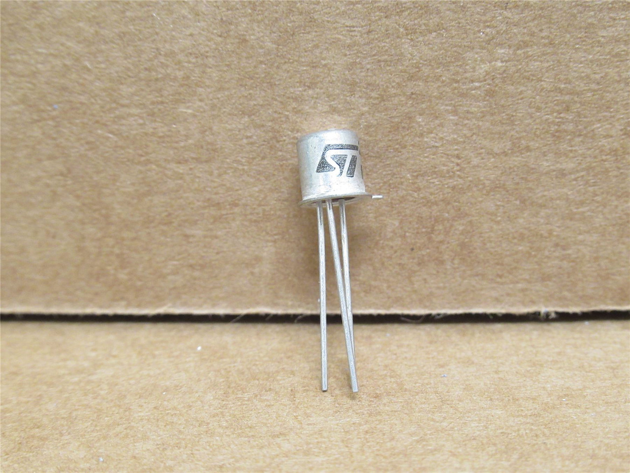STM 2N2222A; Lot-5; Bipolar Transistor; 40V; 600mA; 500mW