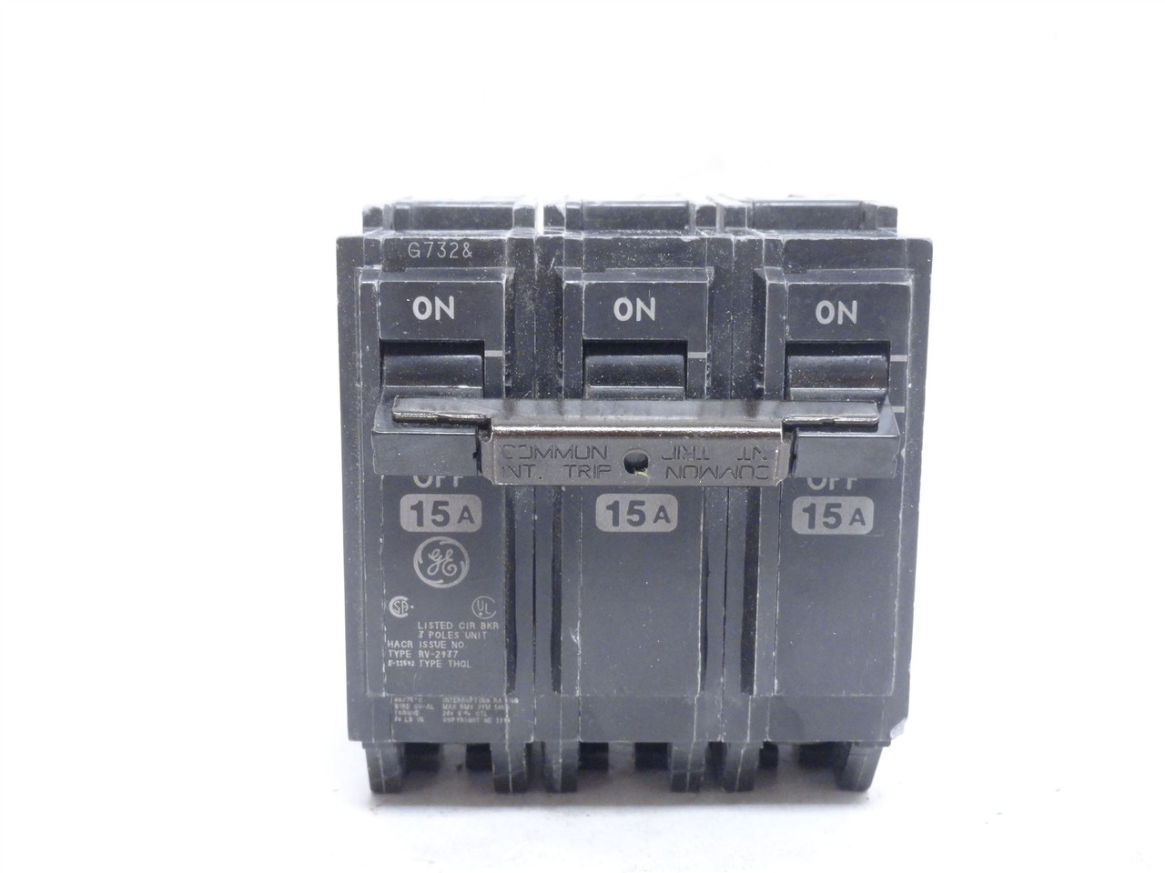 GE THQL31WY15; Circuit Breaker; 15A; 3P; 120/240VAC