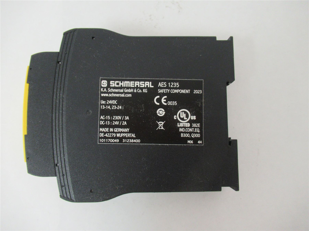 Schmersal 101170049; Safety Relay 24 VDC AC 15 230V/3A