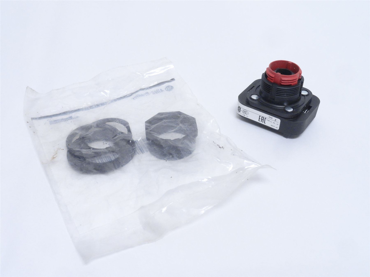 Allen-Bradley 800H-FRXT; Push/Pull Switch; -Position; No Cap