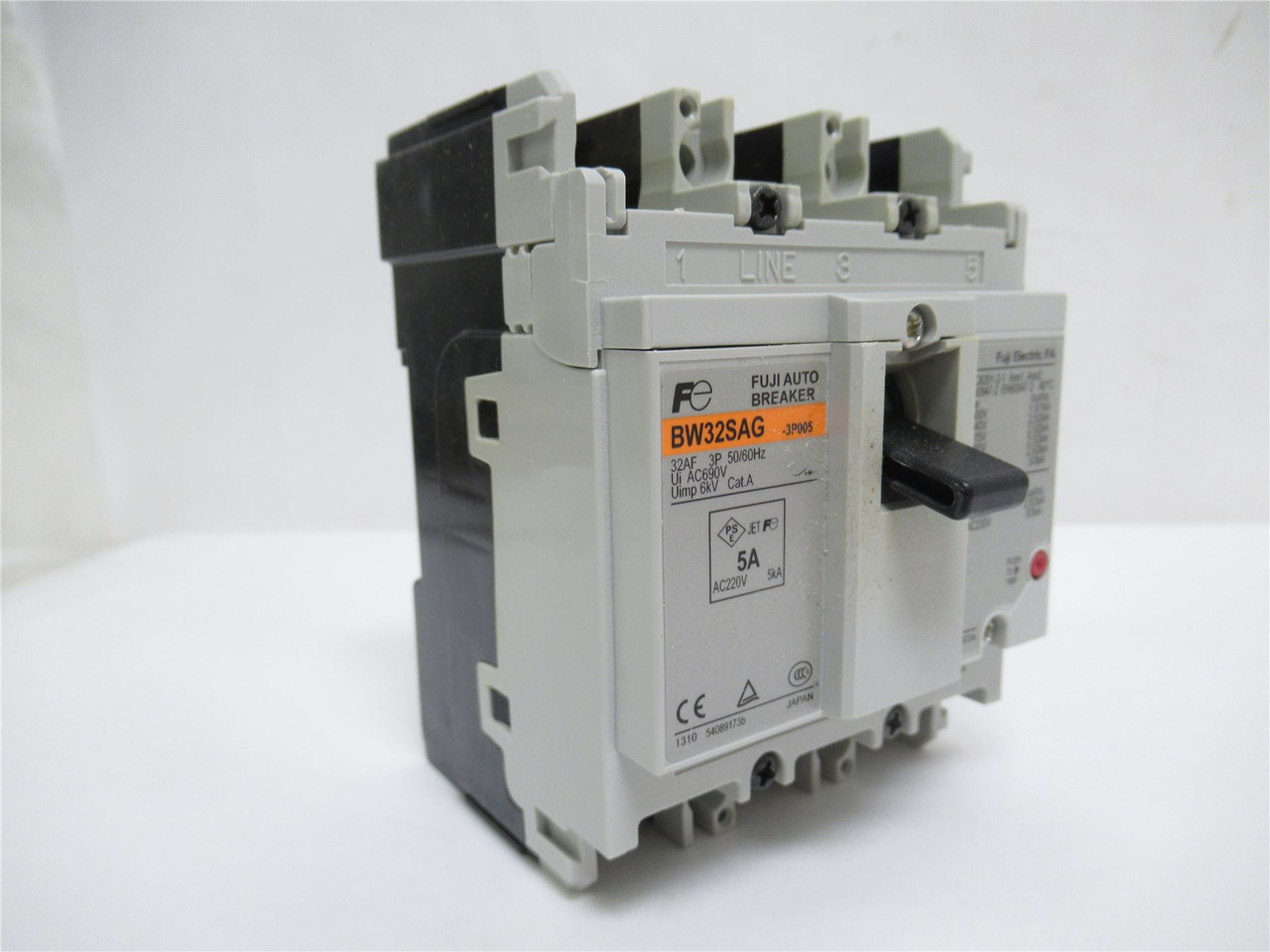 Fuji BW32SAG-3P005; Circuit Breaker 5A 3P; 600VAC W/Mount Kit