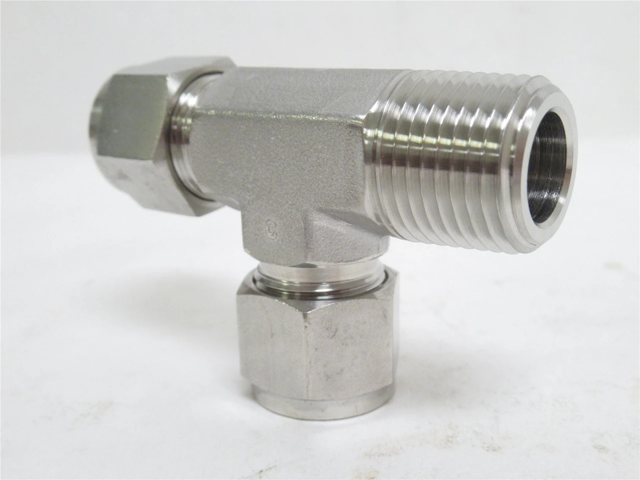 Bi-Lok DTK-8-8-SS; Male Run Tee; SS-316; 1/2" Tube x 1/2NPT
