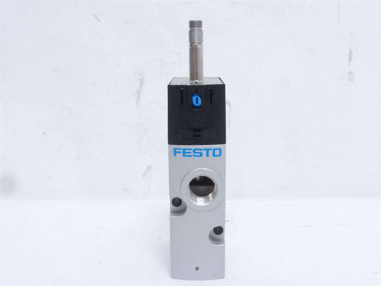 Festo VUVS-L30-M32U-AD-N38-F8; Solenoid Air Valve 575641; 24V