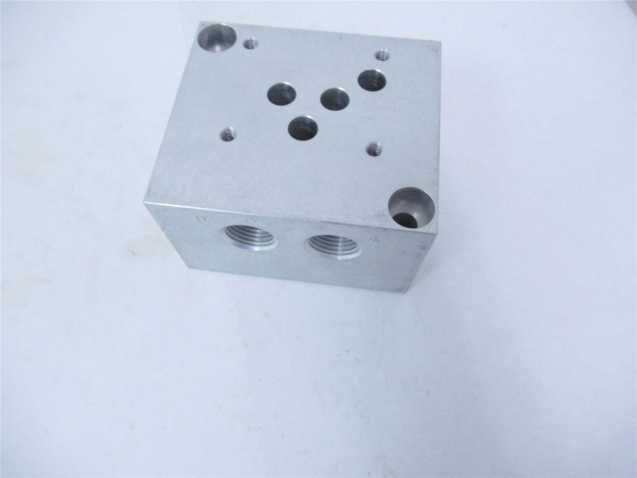 Daman FAU-1075; Hydraulic Cylinder CDC D05 Manifold Block