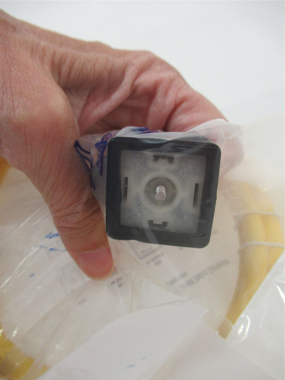 Canfield Industries 5JR664; DIN Connector 6' Wire 48-120V