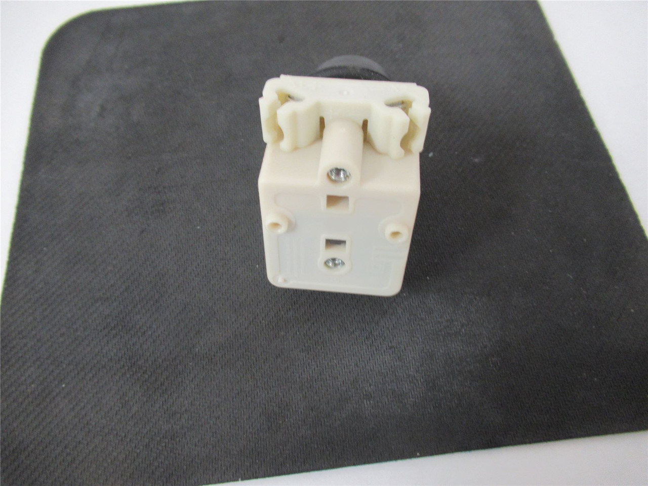 Schneider 9001SK2L1; 30MM Illum Push Button Transformer 110V