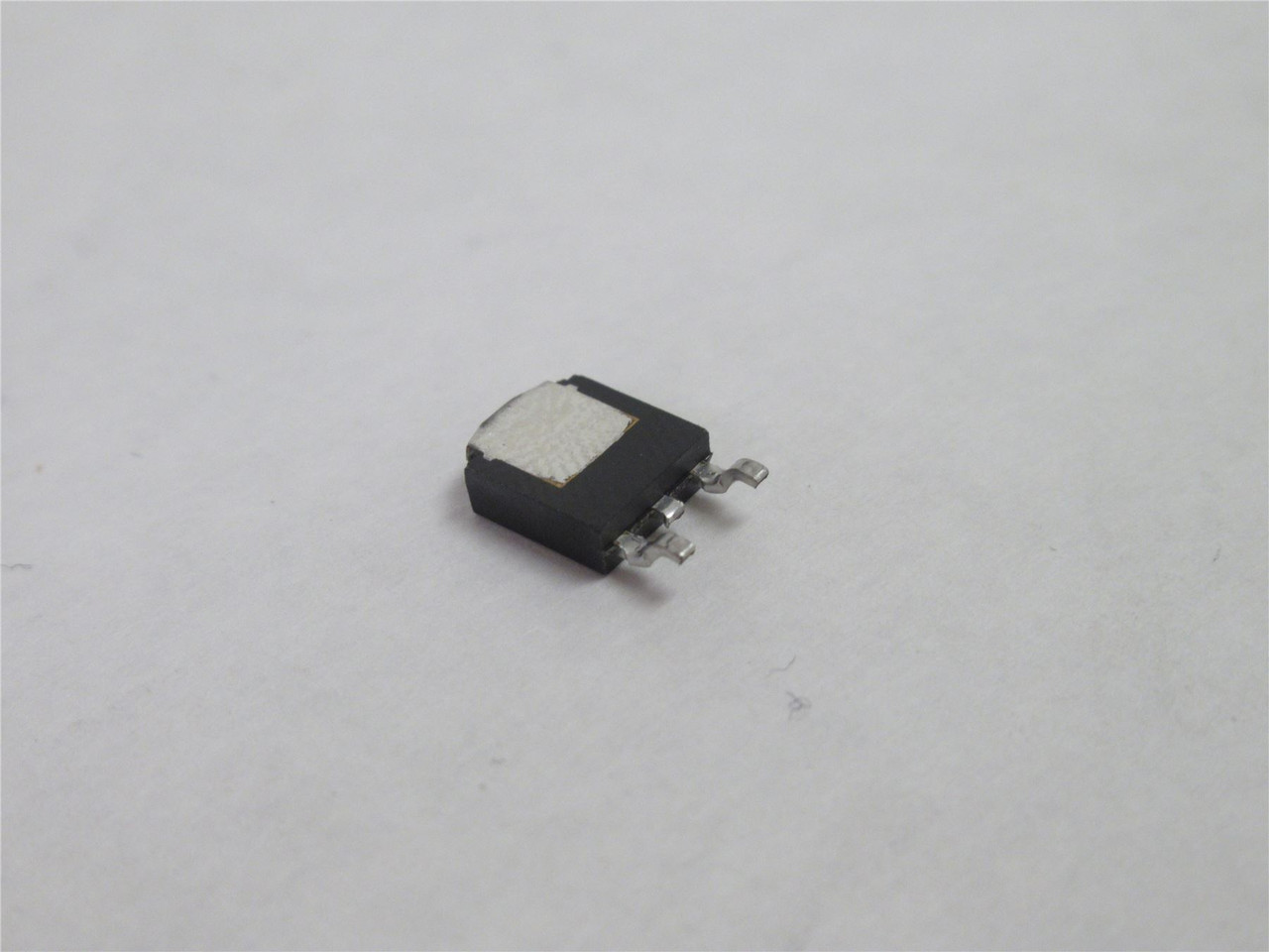 ON Semiconductor 78M15; Lot-75 Linear Voltage Regulators 15V