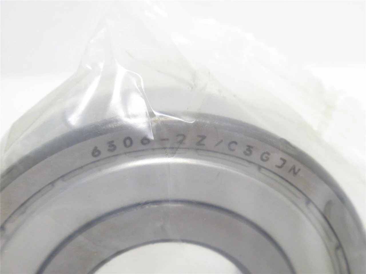SKF 6306-2ZJEM; Ball Bearing 30mmID x 72mmOD x 19mm Wide
