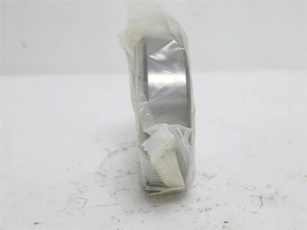SKF 6306-2ZJEM; Ball Bearing 30mmID x 72mmOD x 19mm Wide