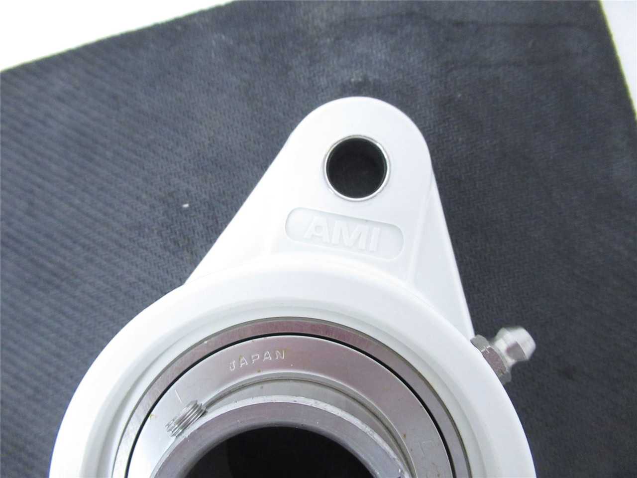 AMI MUCNFL206-20W; 2-Bolt Flange Bearing 2 Bolt 1-1/4"ID