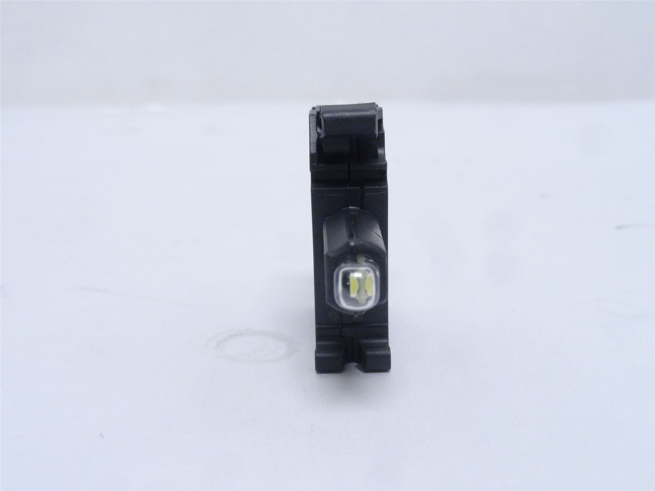 Allen-Bradley 800F-N5W; Integrated LED Module; 22mm; 120VAC