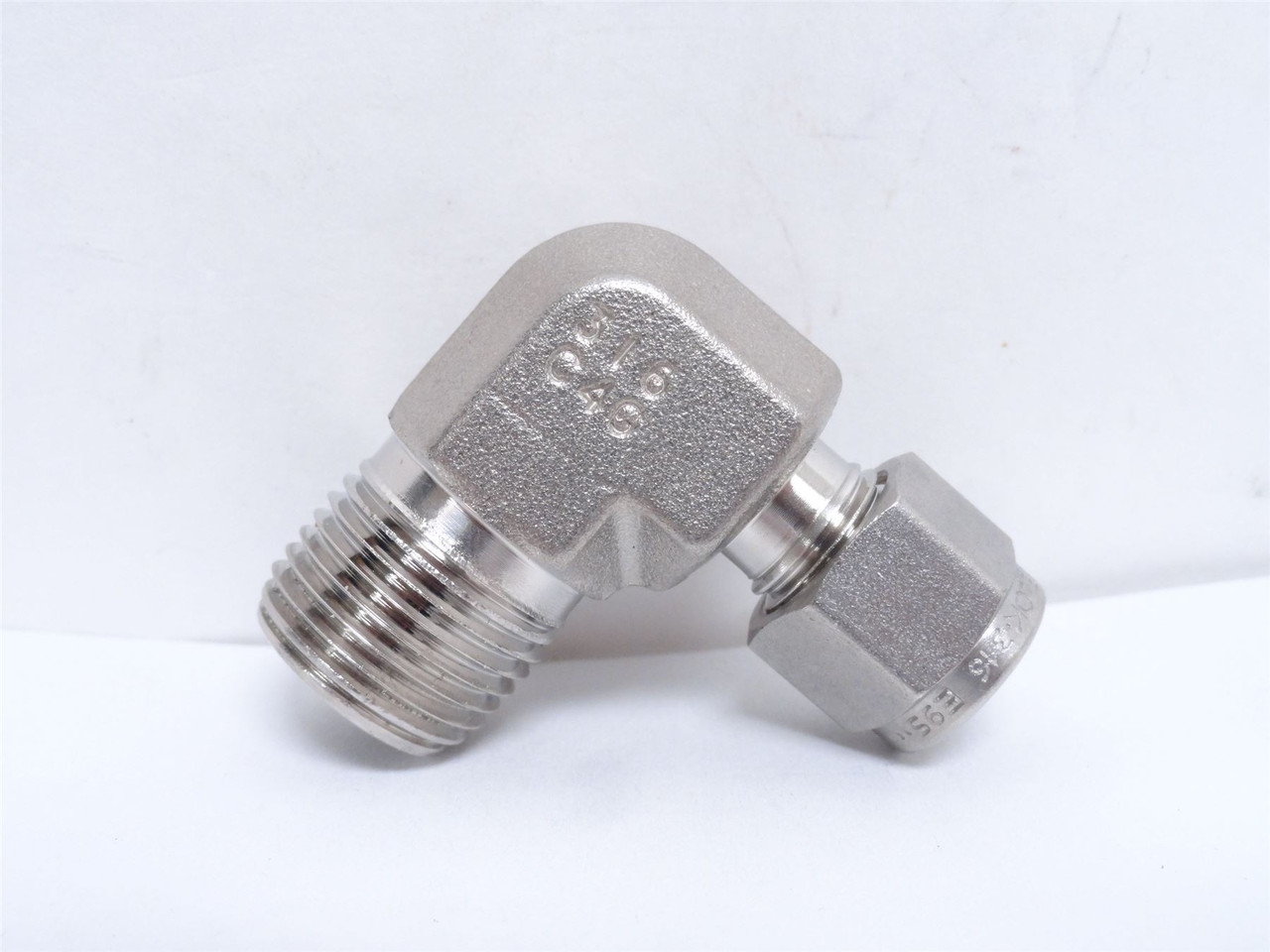 Swagelok SS-400-2-6; Tube Elbow; 90Deg; SS-316 1/4" To 3/8NPT