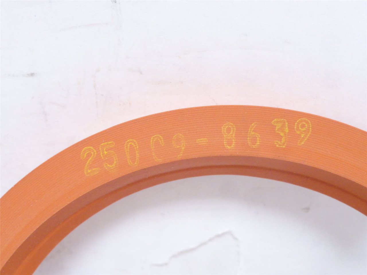Garlock 25009-8639; Split Oil Seal; 3.688"ID x 4.688"OD