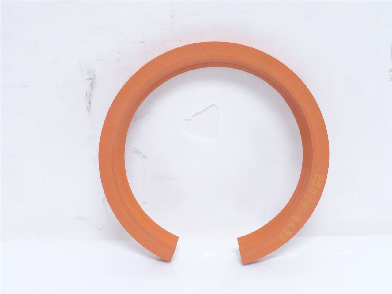 Garlock 25009-8639; Split Oil Seal; 3.688"ID x 4.688"OD