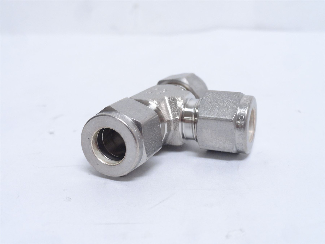 Swagelok SS-600-3; Compression Union Tee; Size: 3/8"; SS-316