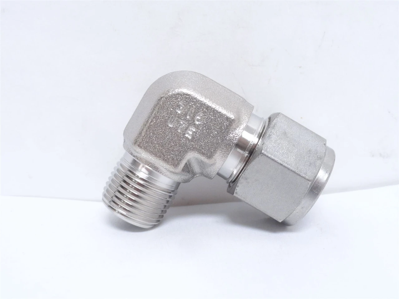 Swagelok SS-810-2-6; Elbow; 90Deg; SS-316; 1/2" x 3/8NPT