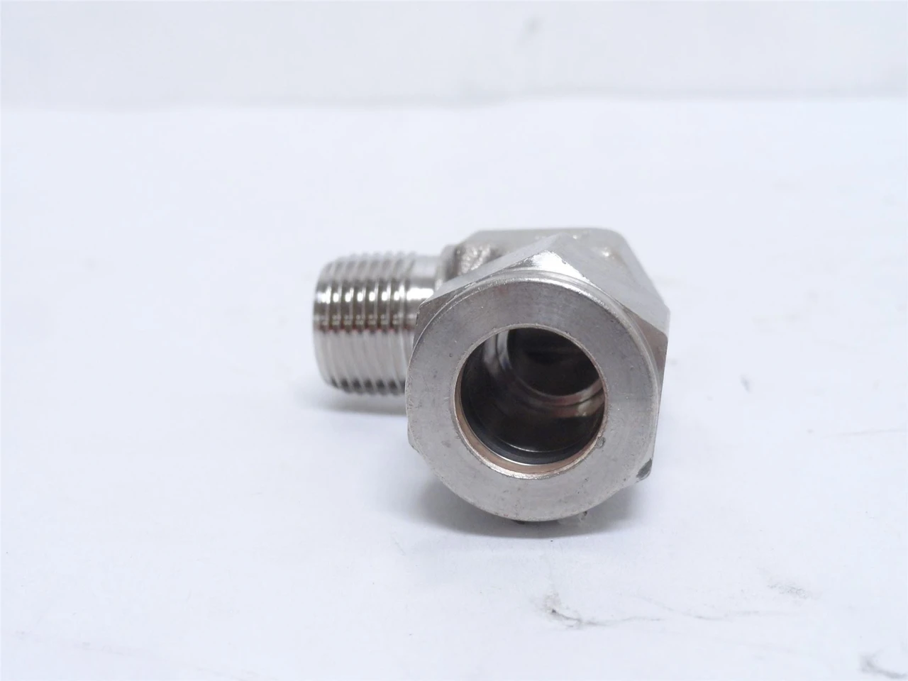 Swagelok SS-810-2-6; Elbow; 90Deg; SS-316; 1/2" x 3/8NPT