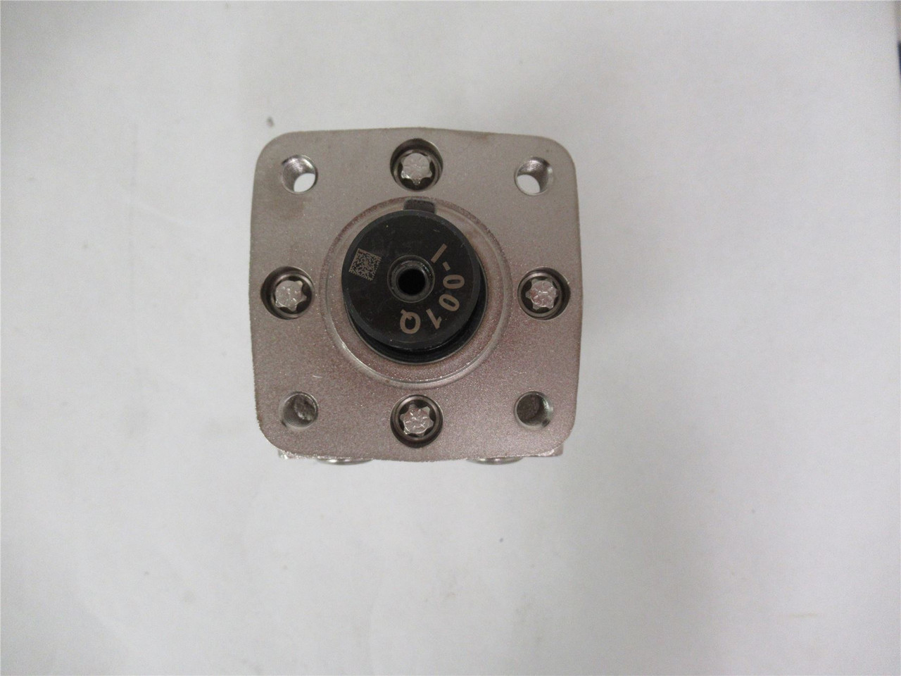 Danfoss 103-3379-012; Spool Valve Hydraulic Motor1/2-14  NPTF