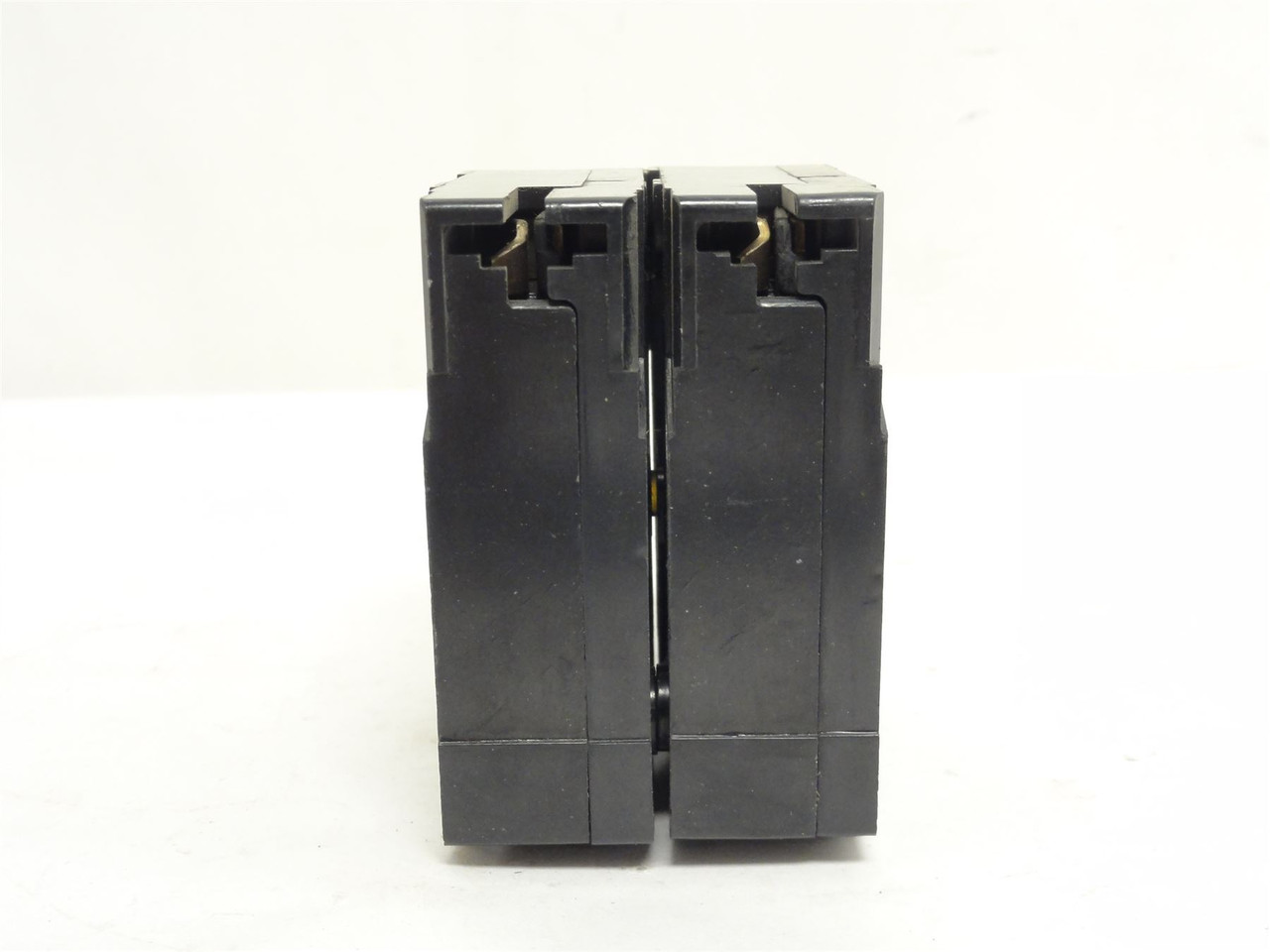 Cutler-Hammer HQP2040; Circuit Breaker; 40A; 2P;120-240VAC