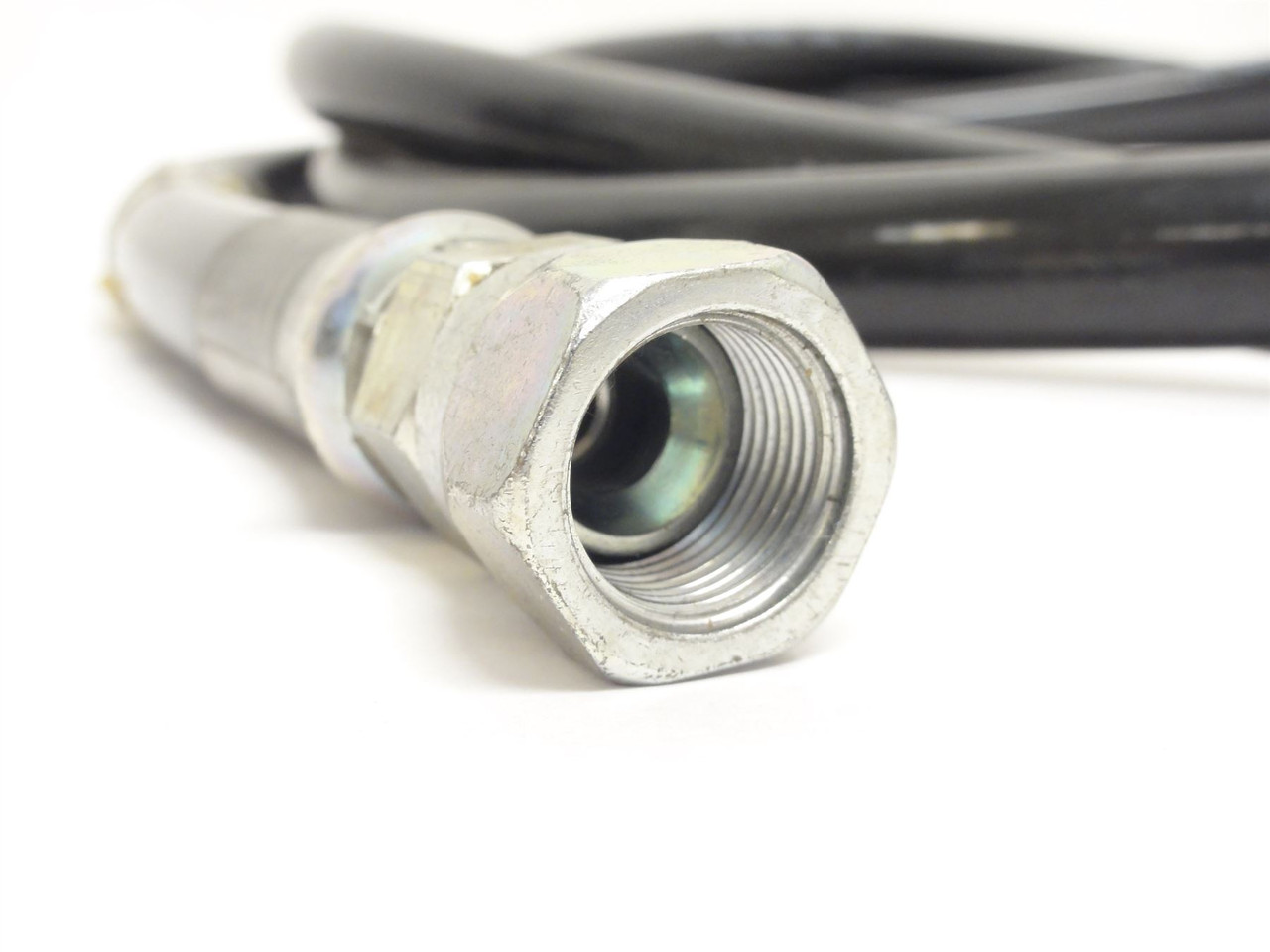 Cat Trucks 9044305900; Lift-Truck Side Shift Hose; 3/8 JIC
