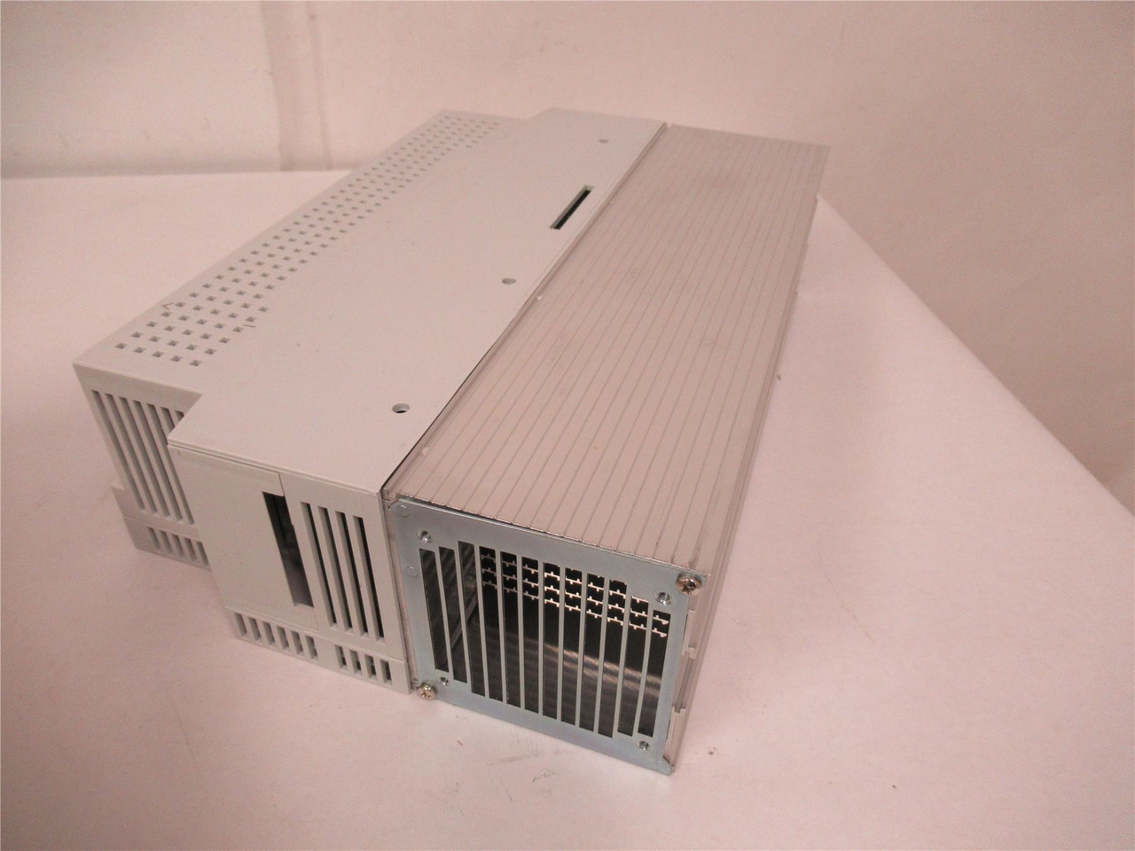 Lenze EVS9323-EK; Servo Controller 9300 SERIES 400/480 VAC