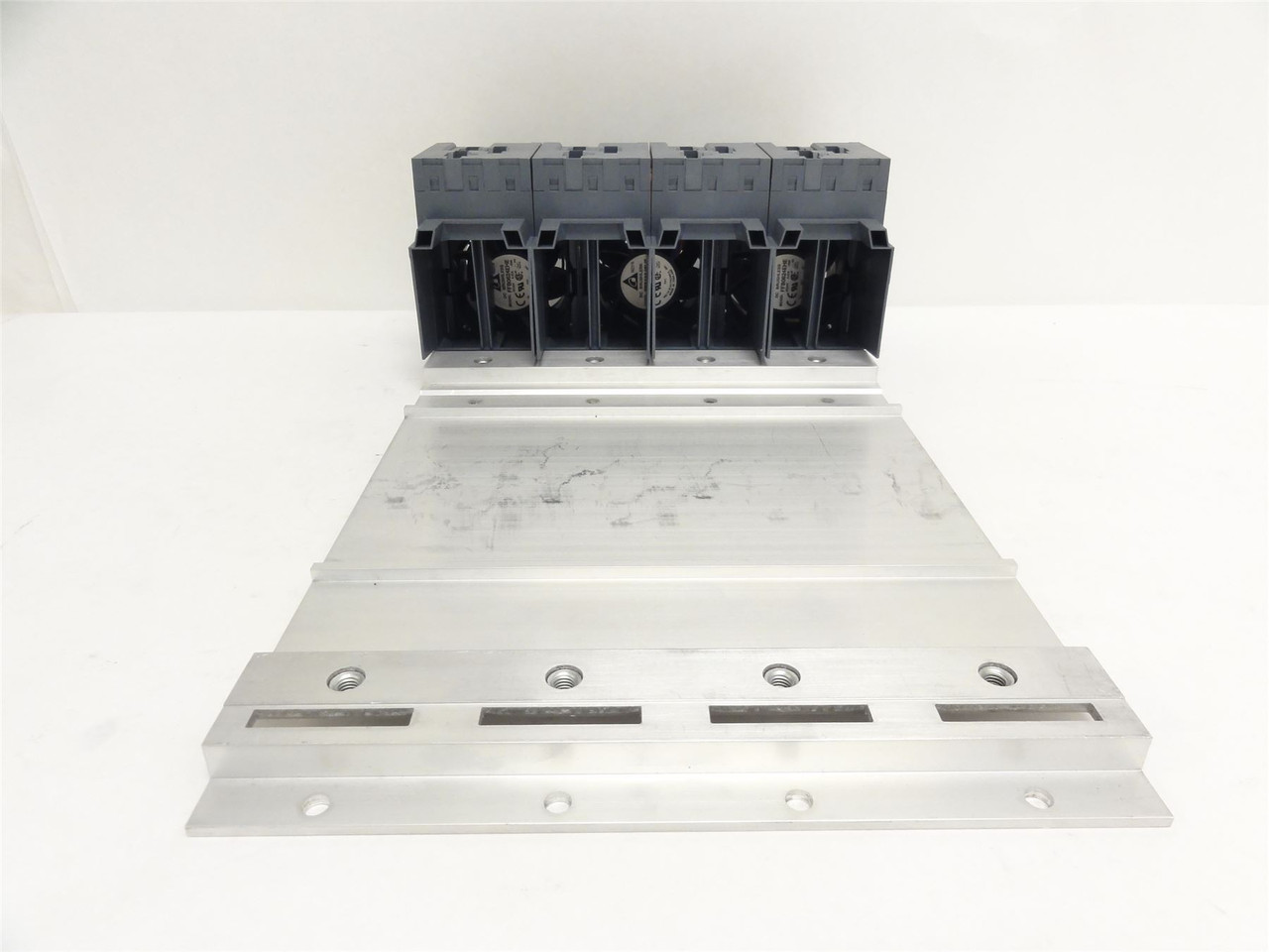 B+R 8B0M0040HW00.000-1; Mounting plate W/Integrated Backplane