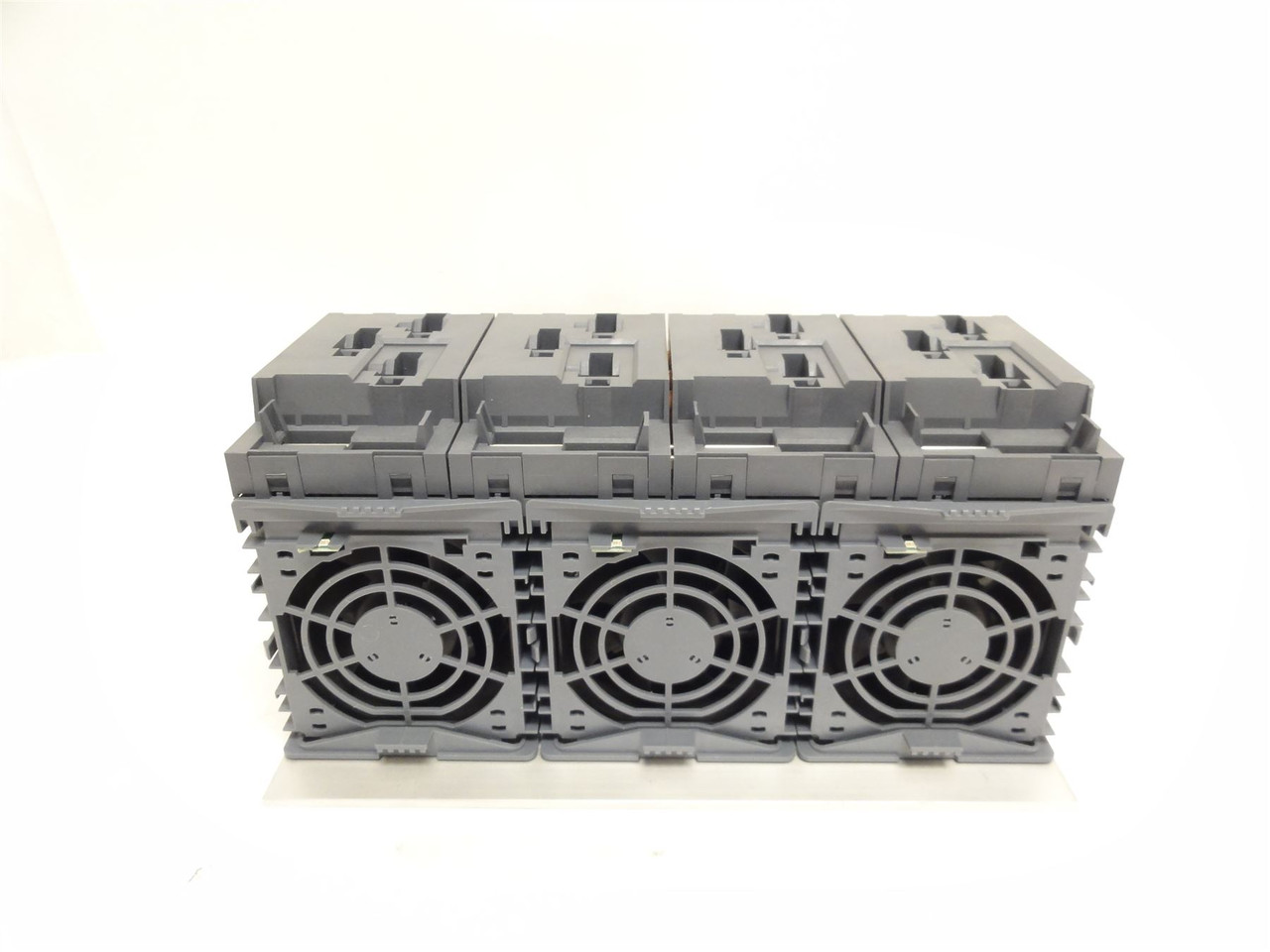 B+R 8B0M0040HW00.000-1; Mounting plate W/Integrated Backplane