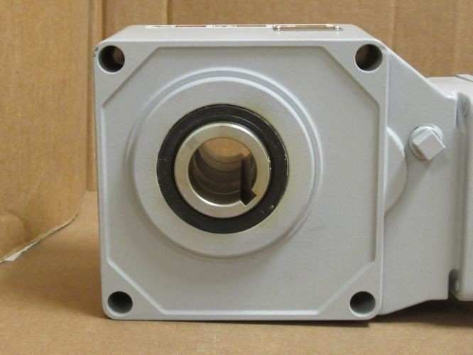 Sumitomo RNYM81-1420YA-EPF1-40; Gear Motor 40:1 Ratio; 1Hp