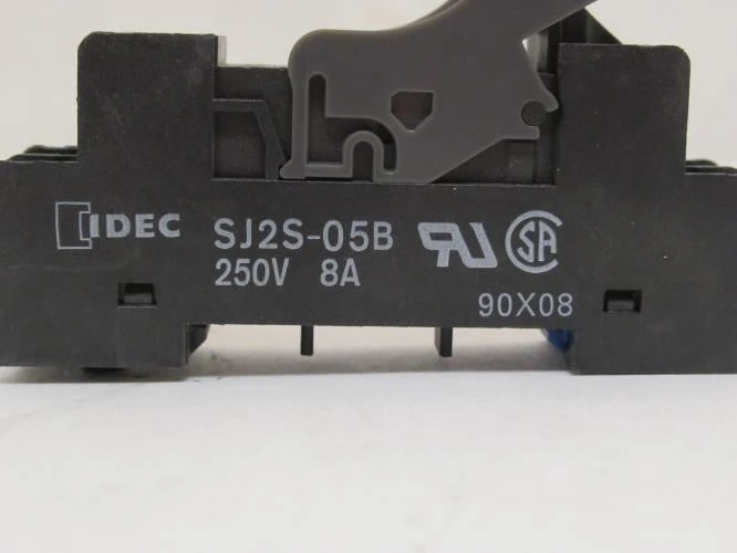 Idec SJ2S-05B; Lot-2 Relay Sockets; 8A; 250V; 2 Pole