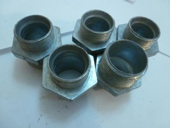 T&B MDL-Unkn81501; Pipe Adapter 1" NPT to 3/4"