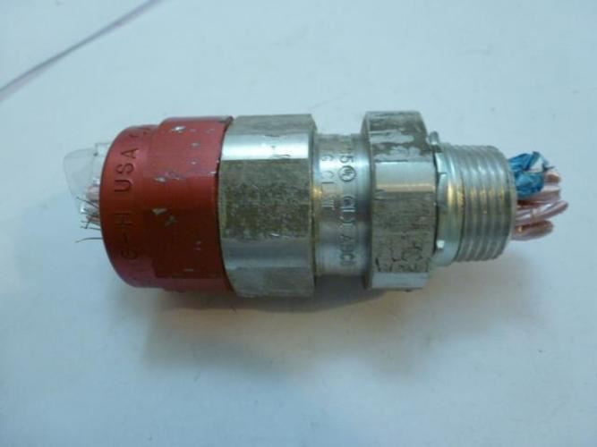 Crouse TMCX285; Armored Cable Connector- with cables inside