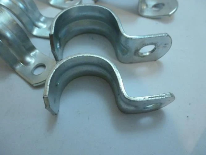 MFG- MDL-Unkn81512; LOT-6 Pipe Clamps 1" EMT-HW