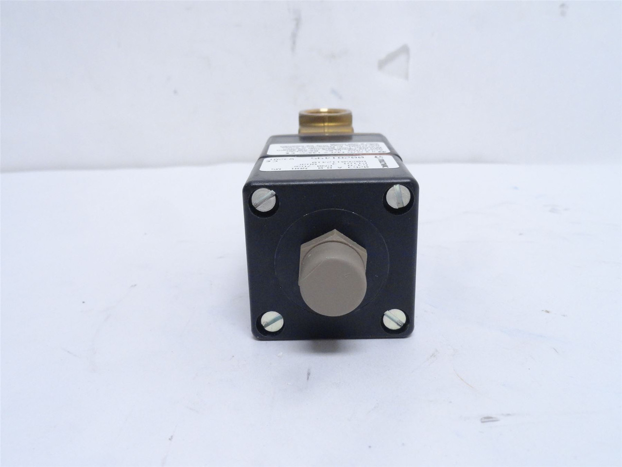 Multivac 80260112410; Brass Solenoid Valve; 3/8NPT; 7-8BAR