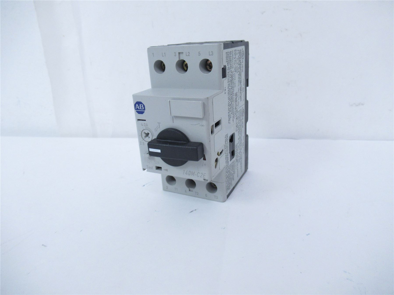 Allen-Bradley 140M-C2E-B40; Manual Starter 2.5- 4A 3-P 575V