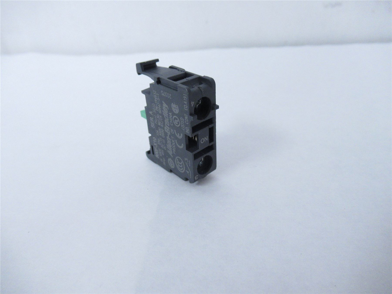 Allen-Bradley 800F-X01; Contact Block 1 NO 10A 600V