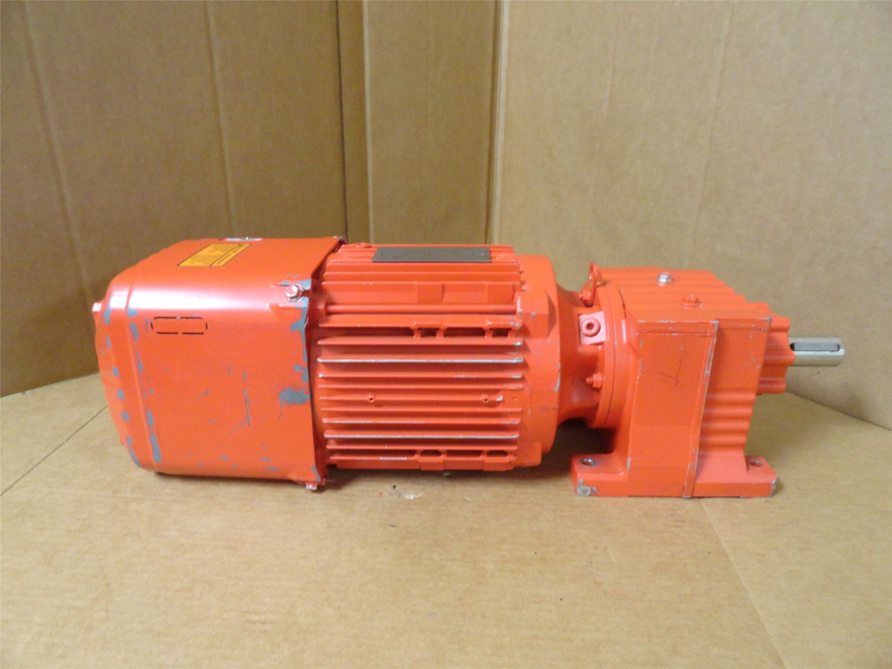SEW R27DRN90S4/BE2HR; AC Motor-Gearbox; 18:1 Ratio; 1-1/2HP
