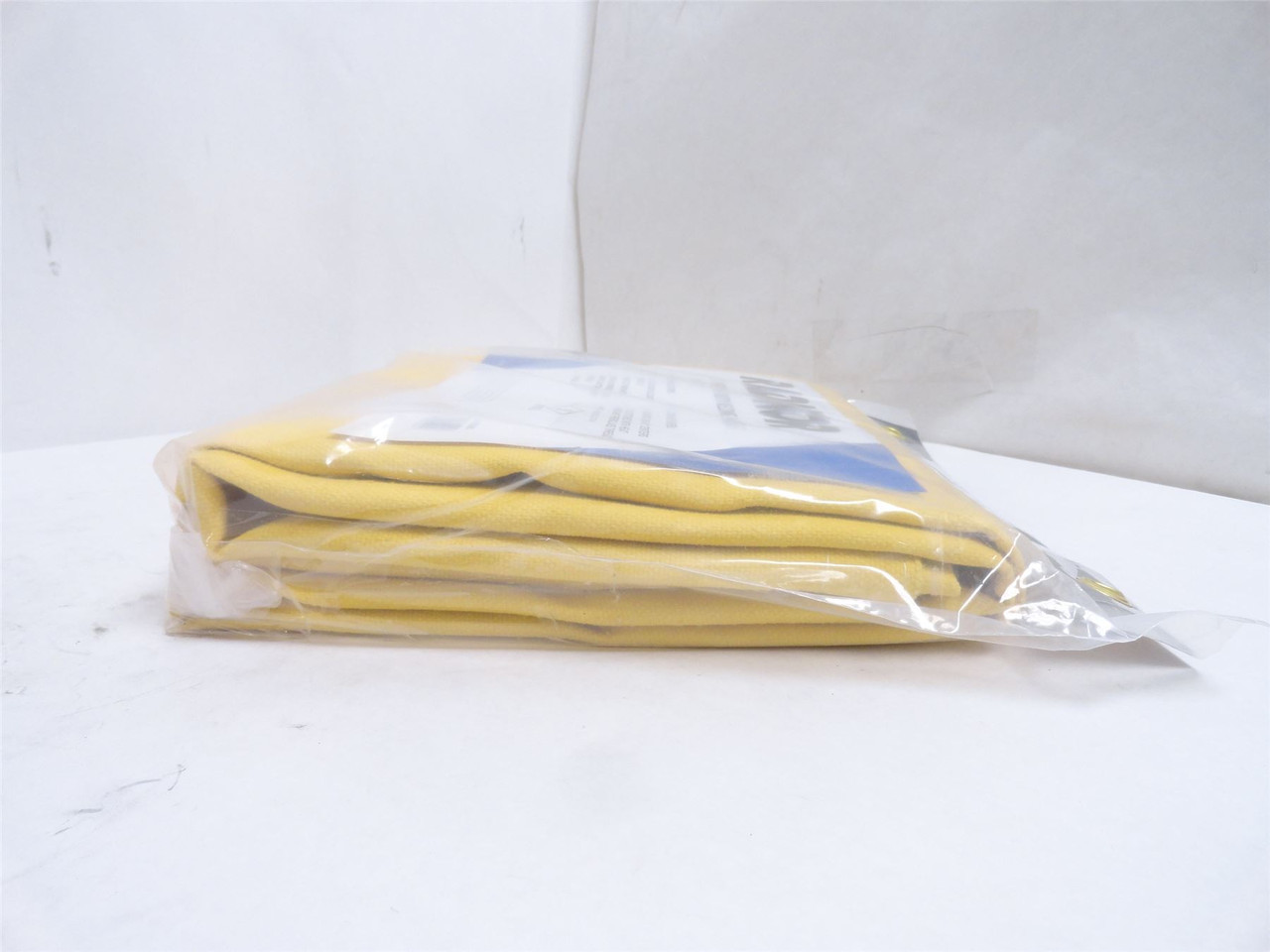 Radnor 64052004; Gold Acrylic 6'x6' Fiberglass Weld Blanket