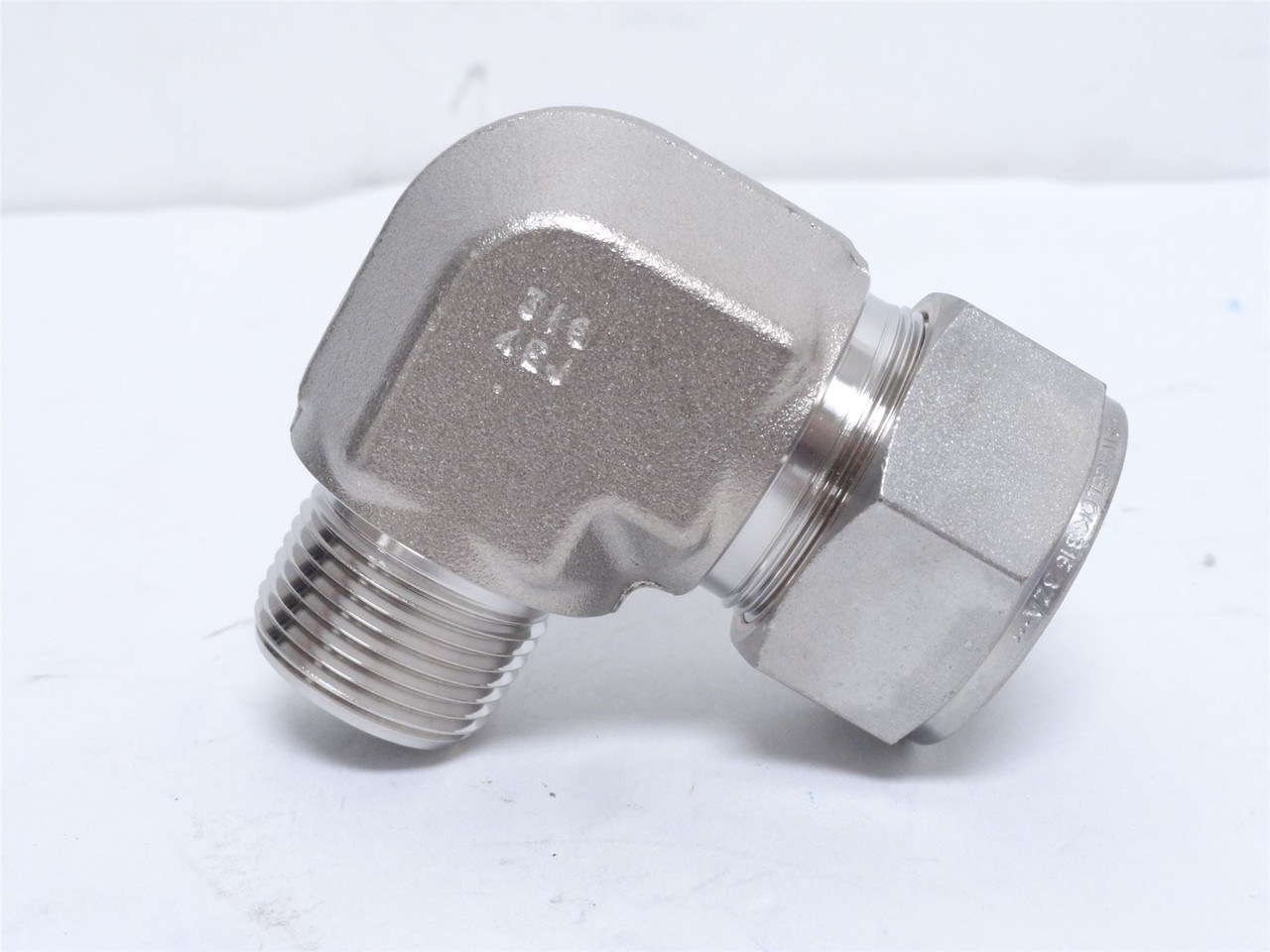 Swagelok SS-1610-2-12; Elbow Fitting; SS; 90Deg; 1"  x 3/4NPT