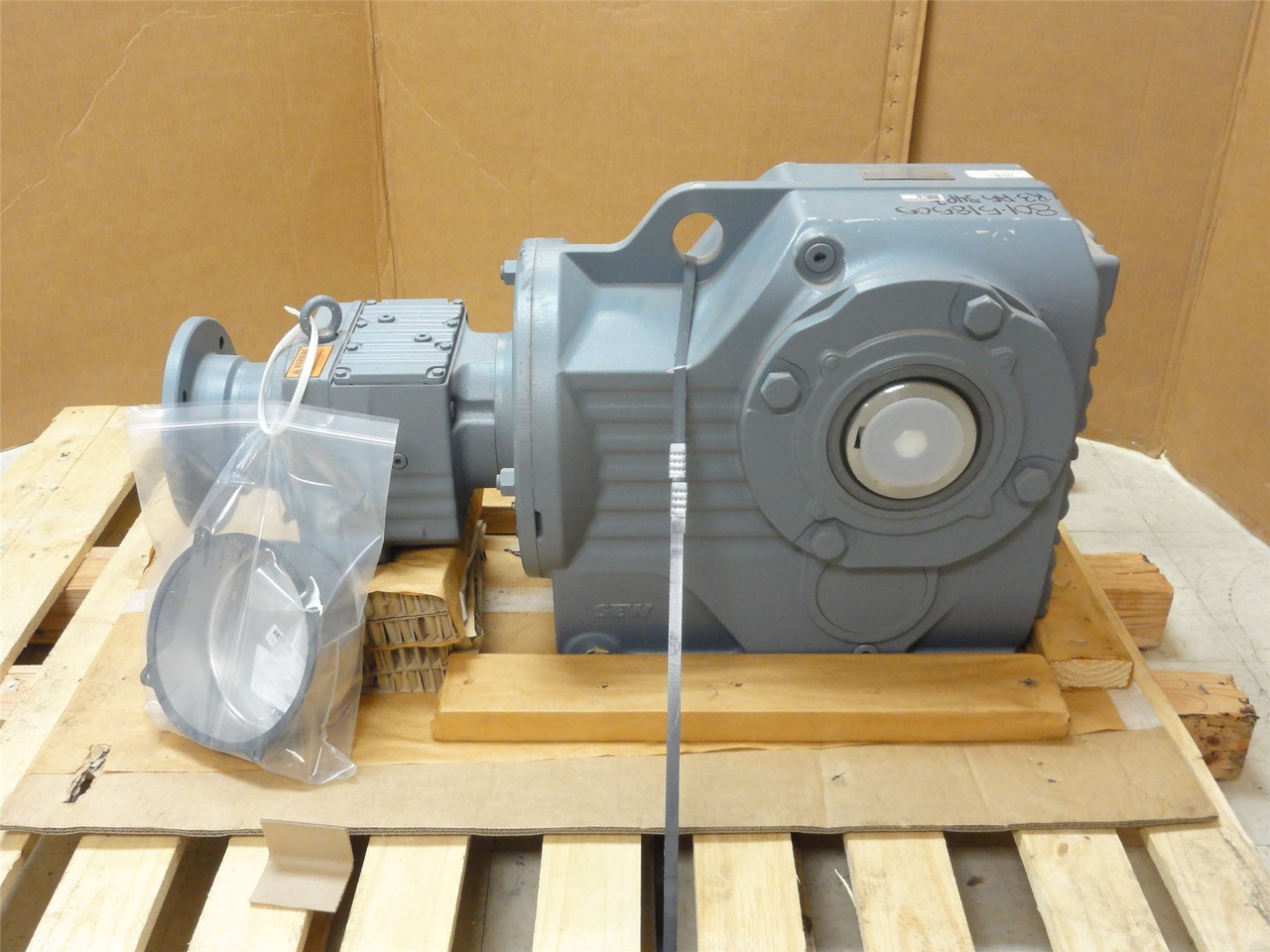SEW KA107R77AMS182; Inline Gear Speed Reducer; 522:1 Ratio
