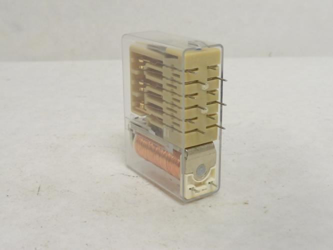 Hengstler H0Z-462-1333; Safety Relay 10A; 230/240V; Coil: 12VDC