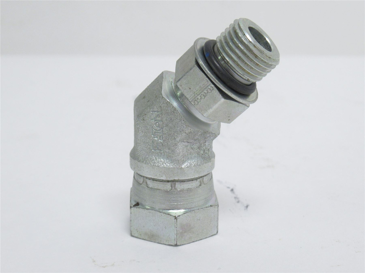 Eaton 2067-6-6S; Steel Elbow Adaptor 45Deg; 3/8NPT x 3/8 BOSS