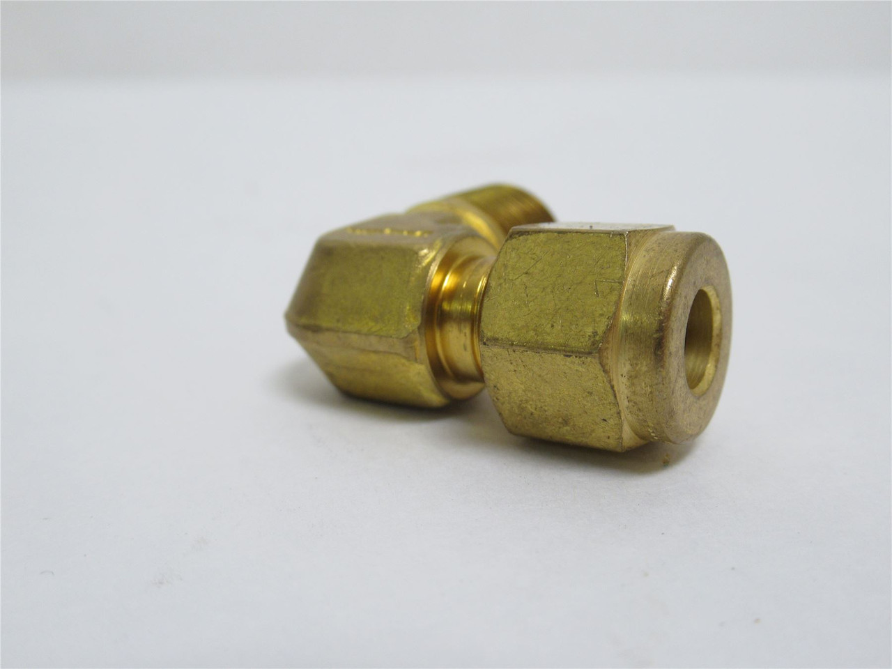 Swagelok B-400-2-4; Brass Elbow; 90Deg; 1/4" Tube x 1/4NPT
