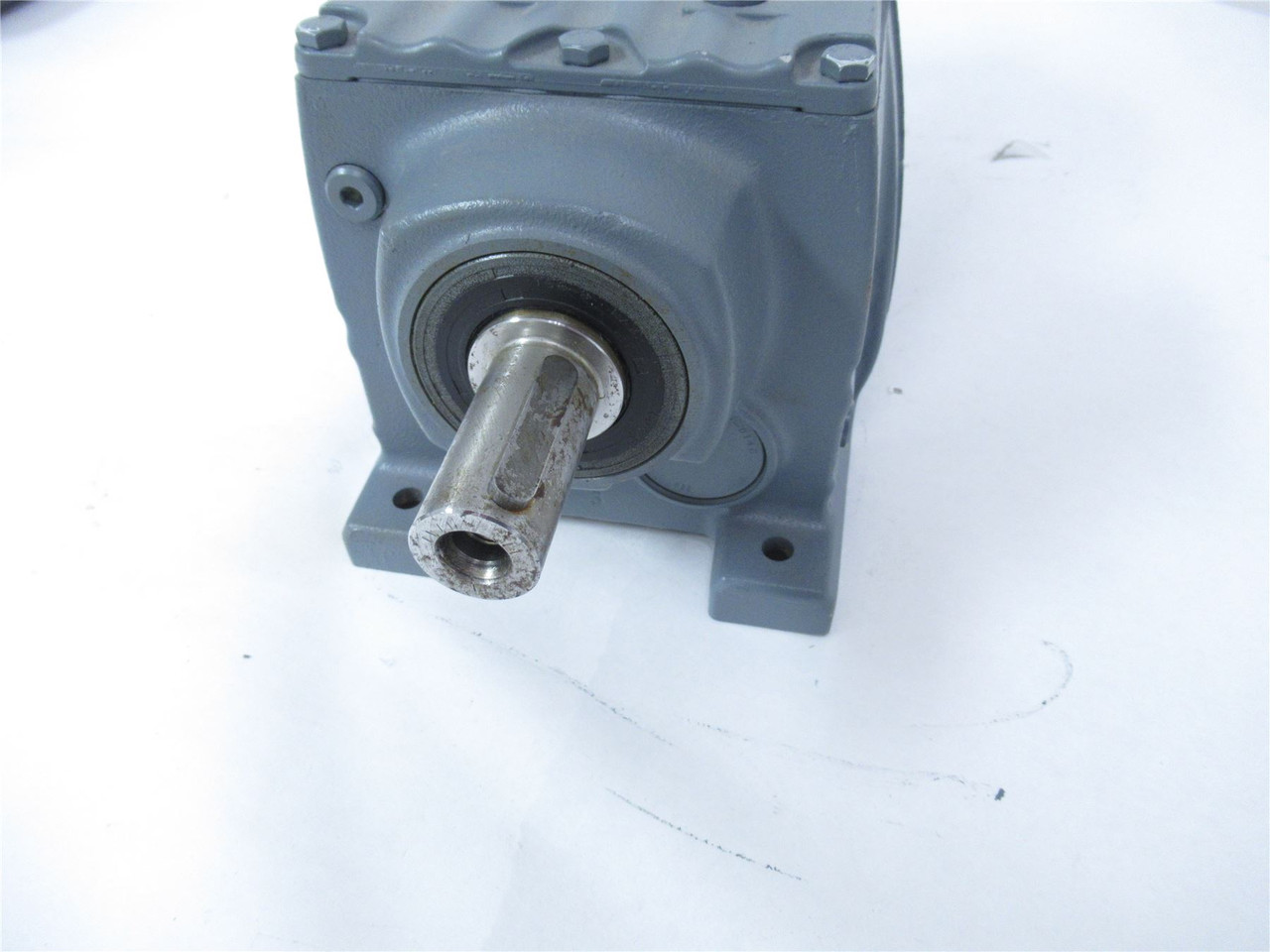 SEW R37DRN63M6; Motor Gearbox 0.12kW; 105.28:1 240/480VAC